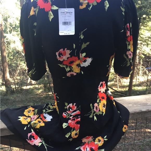 Free People black deep V front flowy jacquard ,floral puff sleeve,HP24x2 - Picture 10 of 12